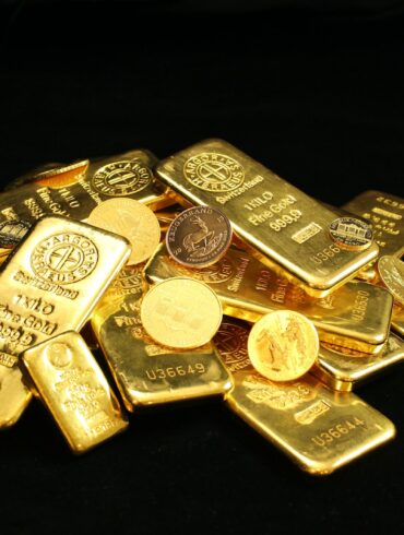 gold and silver round coins