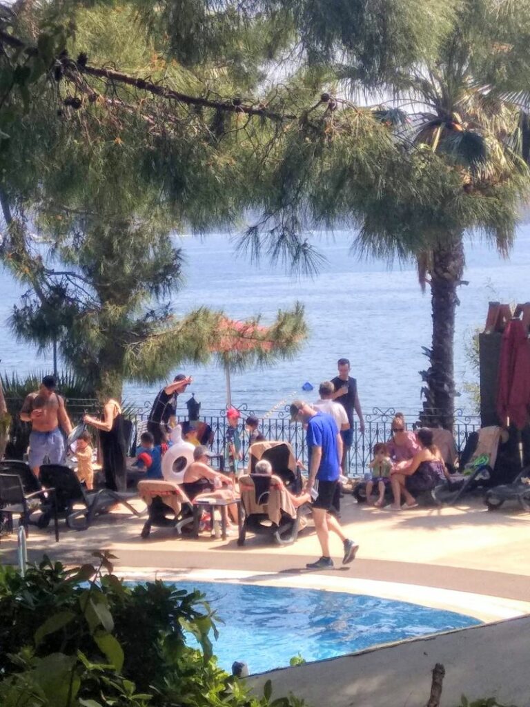 Pool party
