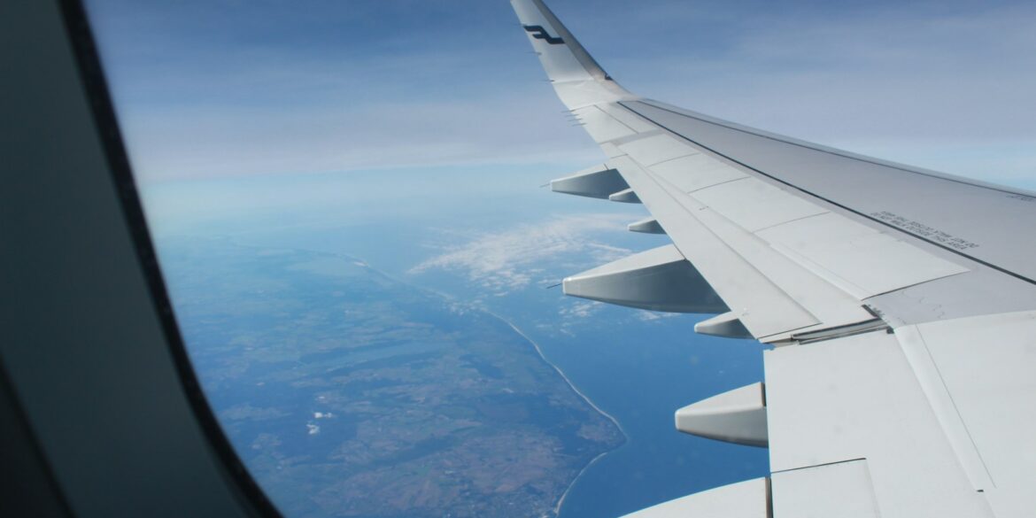 gray airplane wing
