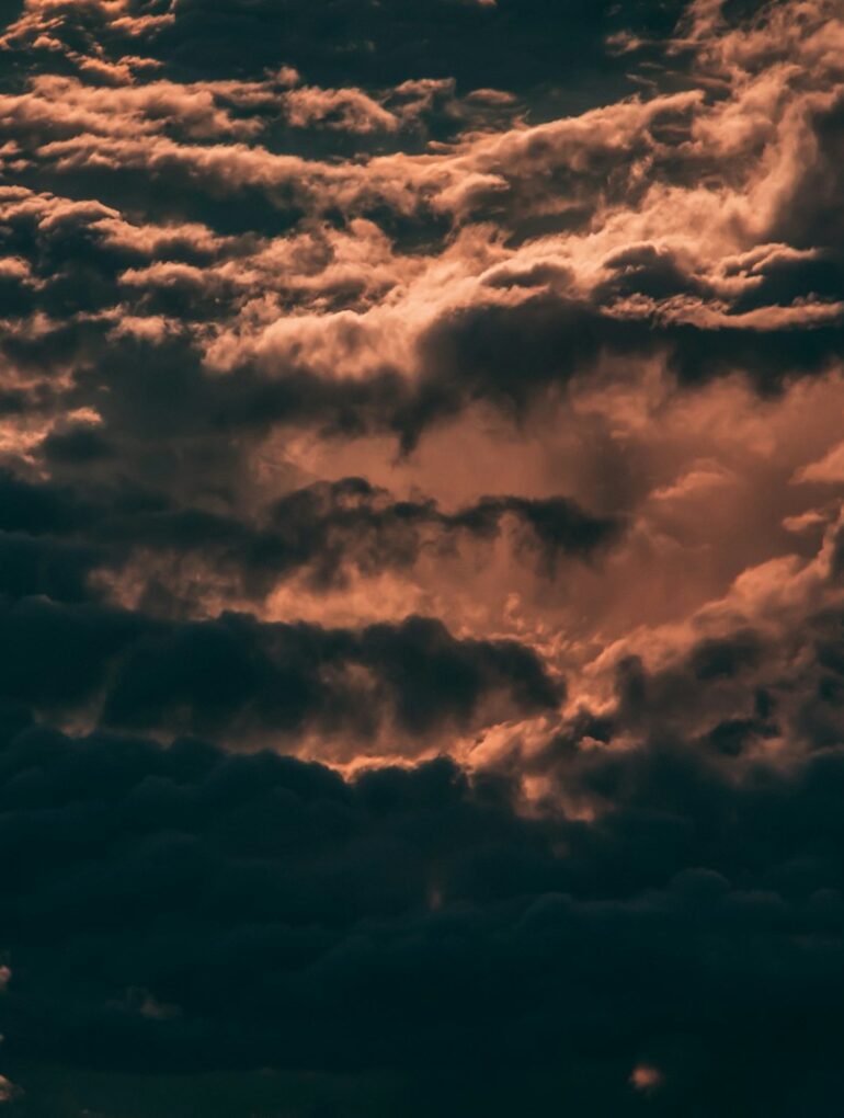 gray and white clouds